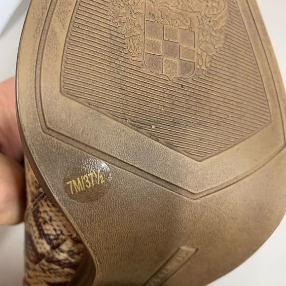 NEW Vince Camuto Snakeskin Leather Bootie| Size 7 - Picture 12 of 12